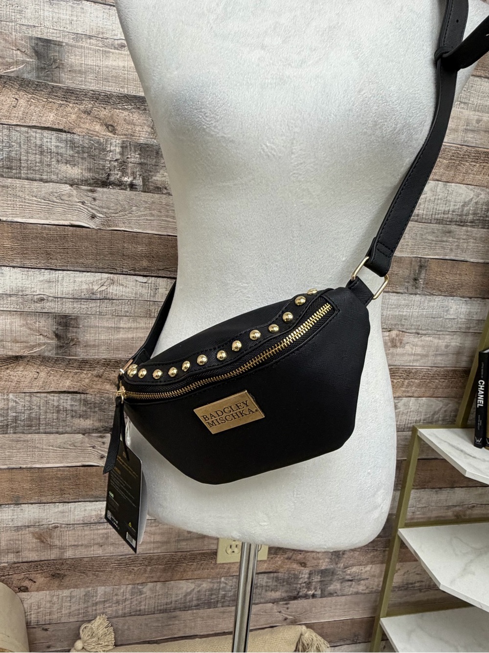 NWT Badgley Mischka Black w Gold Studs Travel Belt OS